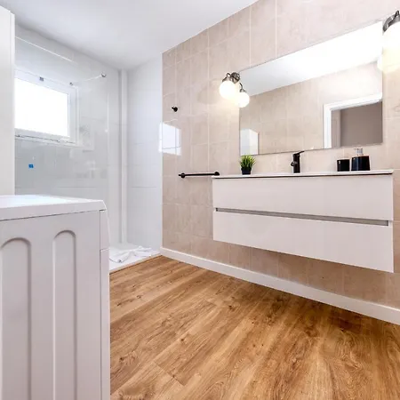 Feriehus Sea Of Lava- Sea View Puerto del Carmen (Lanzarote)