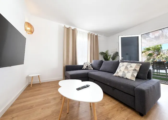 Sea Of Lava- Sea View Holiday home *